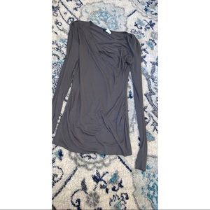 Gray long sleeve shirt